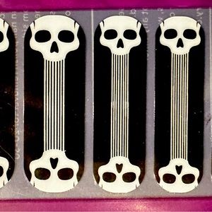 Jamberry Nail Wraps - Skull